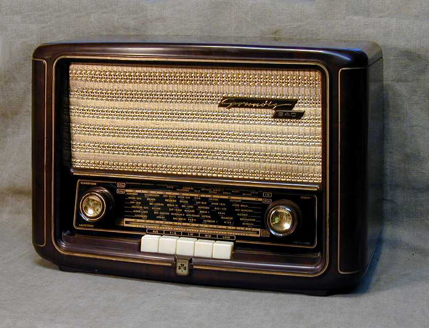 Grundig Vintage Radio 8