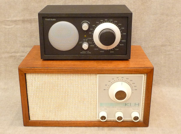 KLH Model Twenty-One (21) FM Radio (1965)
