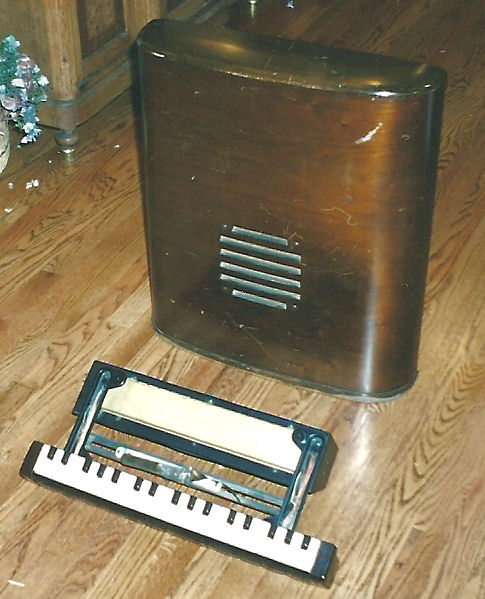 Hammond Solovox Tone Cabinet 1948
